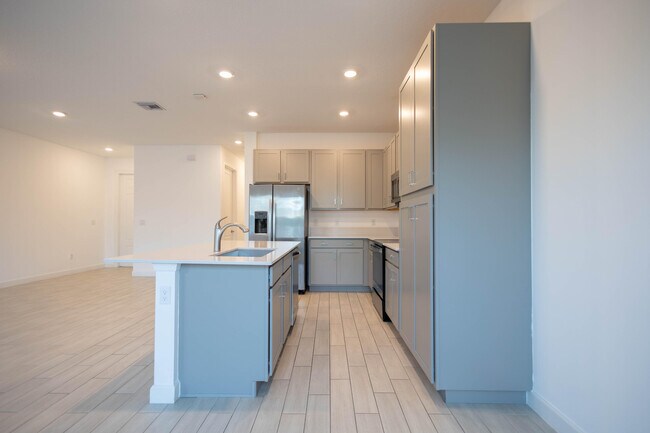 Building Photo - 4985 Navali Dr