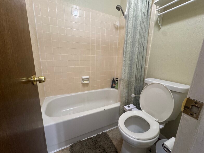 Primary Bathroom - 3685 Deep Haven Dr