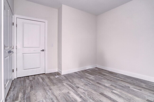 Building Photo - 140 Avenue B