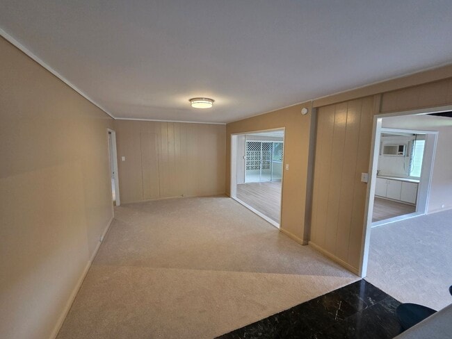 Building Photo - Charming 3 Bedroom 2 Bath Single Family Home in Manoa Valley