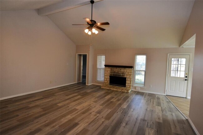 Building Photo - 22402 Rangeview Dr