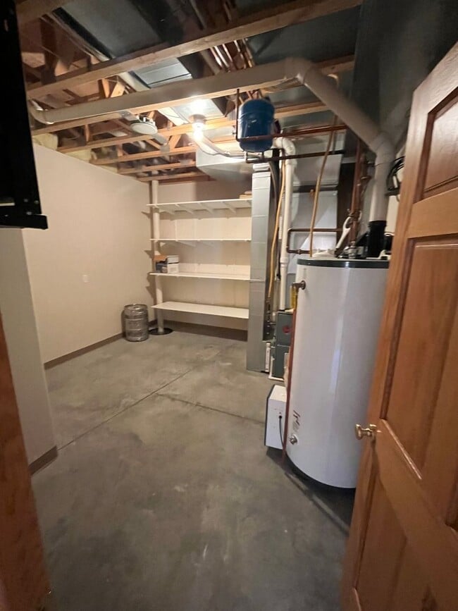 Building Photo - 1124 Alta Vista Dr