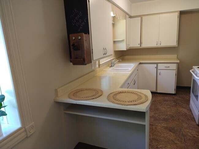 kitchen - 422 W Melody Ave