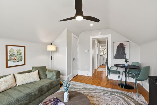 Building Photo - 3553 Dupont Ave S