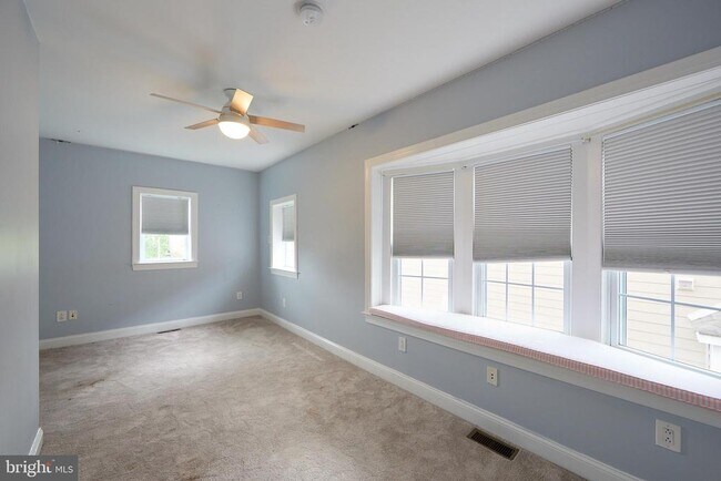 Building Photo - 423 N Orange St