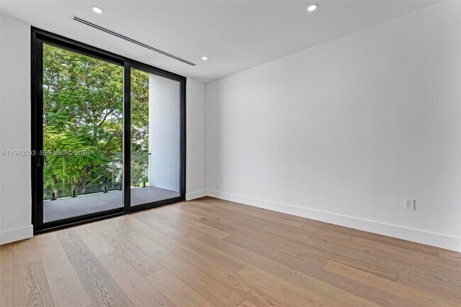 Building Photo - 630 NE 82nd St