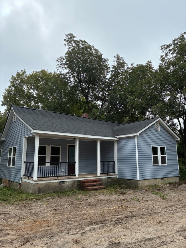 Building Photo - 2114 Airline Dr
