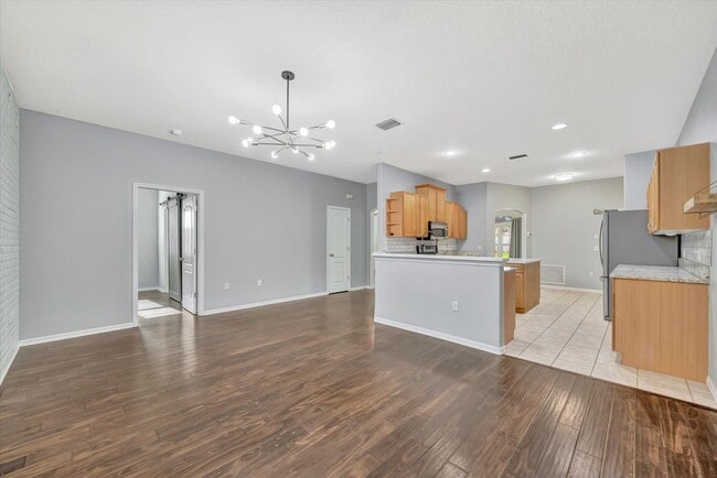 Building Photo - Beautiful 4 bed/ 2.5 bath Rental ~ Sarasota