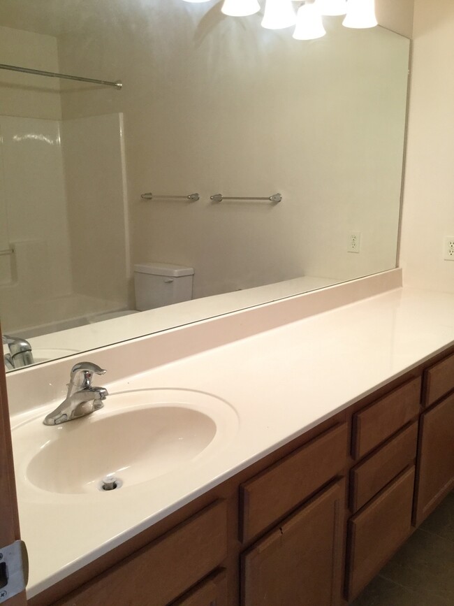 Building Photo - 5520-22 Hunley Ct.