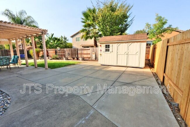 Building Photo - 3232 Balada Way