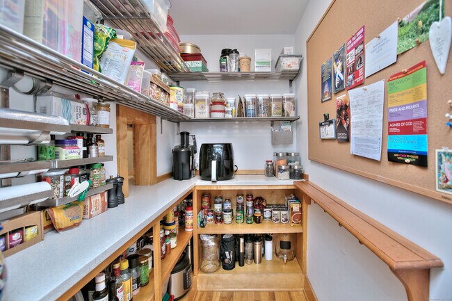 Building Photo - 8 Bauer Pl