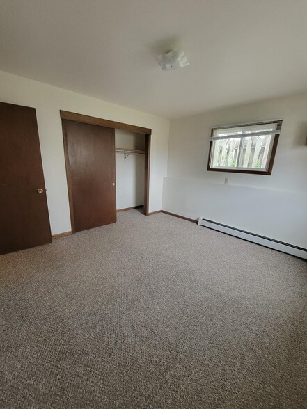 Building Photo - 729 Halbert St