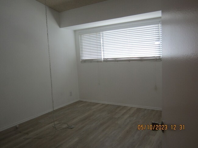 Building Photo - SPACIOUS 2 STORY CONDO