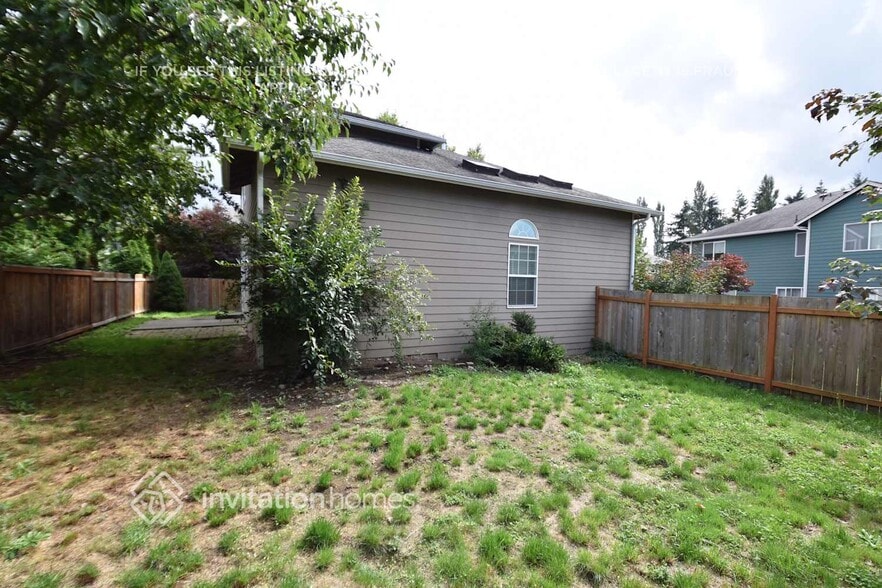 Building Photo - 6527 32nd Pl NE