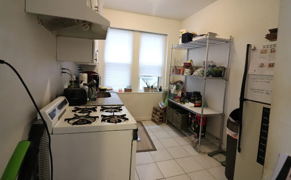 Building Photo - 1999 Commonwealth Ave