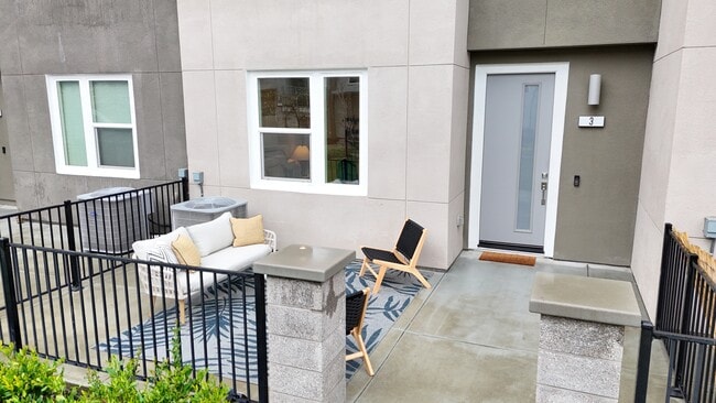 Building Photo - 262 Agustin Narvaez St