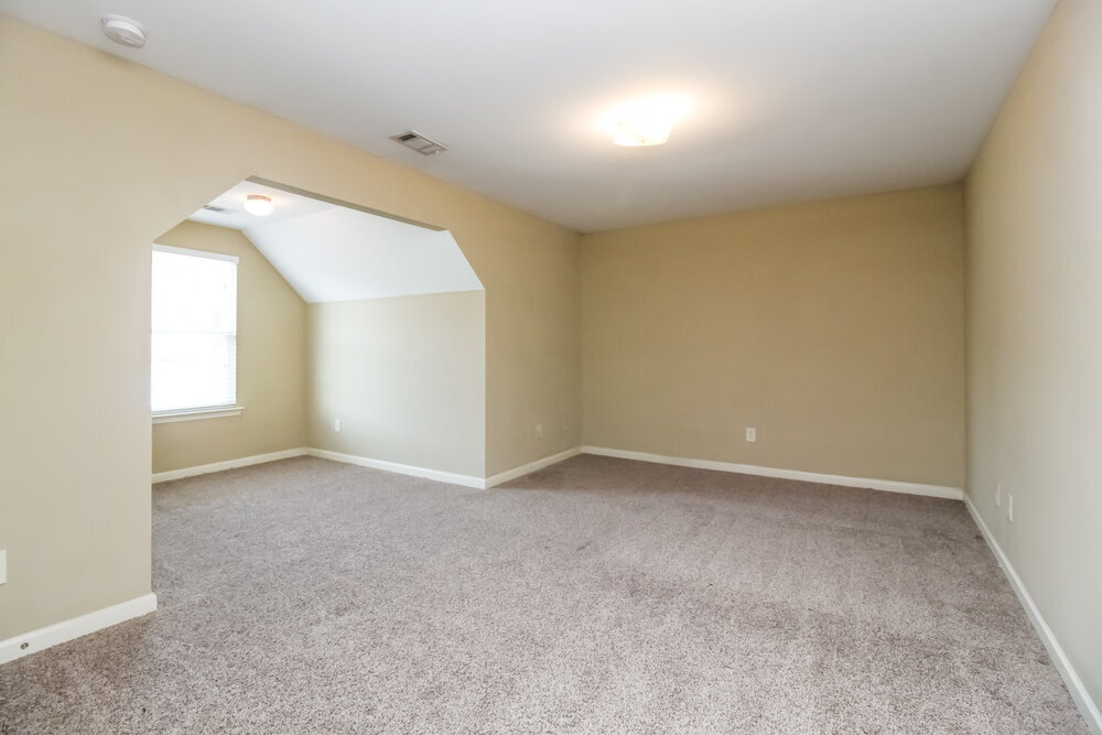 Building Photo - 41 Crescent Chase