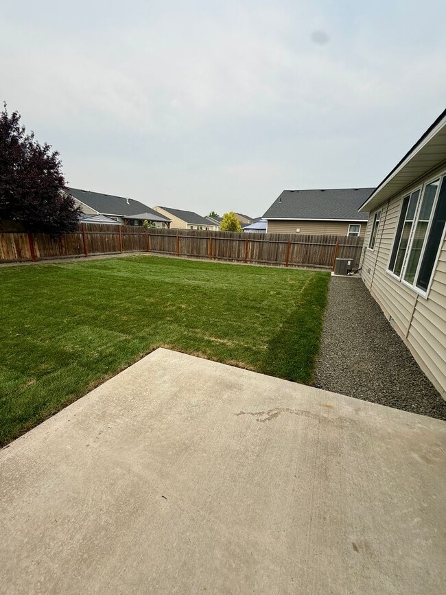 Building Photo - Wonderful three bedroom, 2 bath, home available now.  Pets allowed.