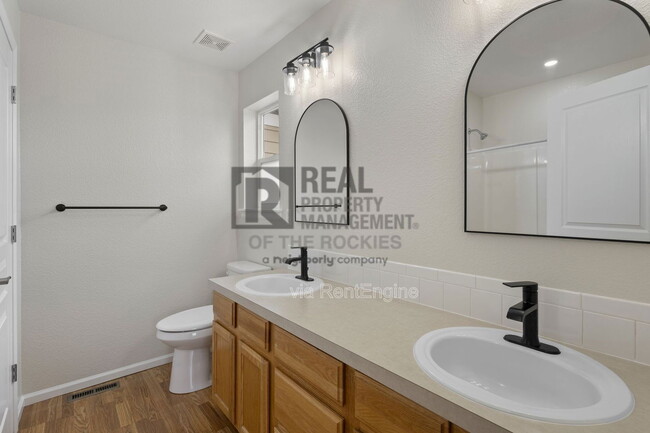 Building Photo - 1389 Finch St