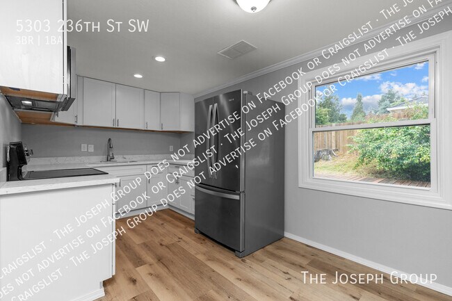 Building Photo - 5303 236th St SW