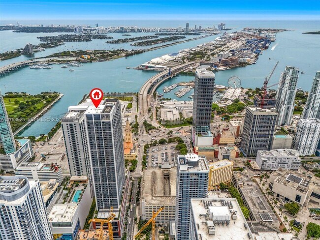 Building Photo - 601 NE 1st Ave