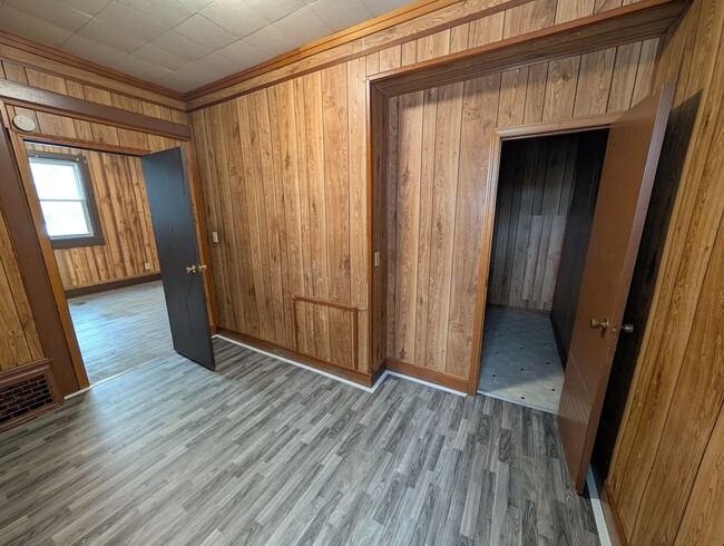 Building Photo - 516 10th St