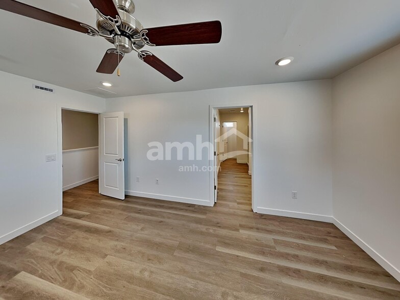 Building Photo - 9683 N Rancho Lozano