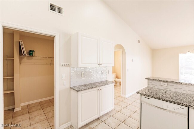 Building Photo - 1156 SW 44th Terrace