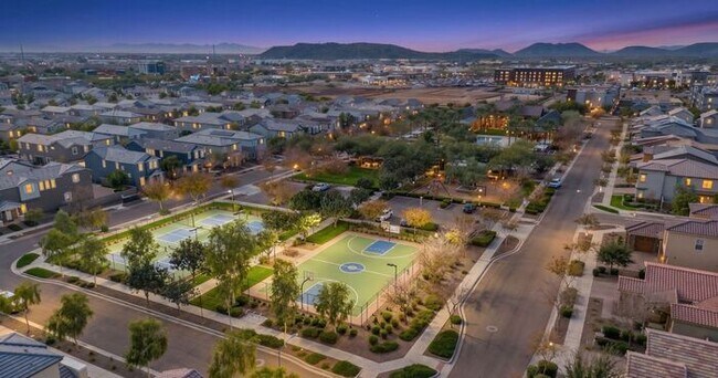 Building Photo - Move In Ready!stunning 3 bedroom, 2.5 bathroom home located in Phoenix!