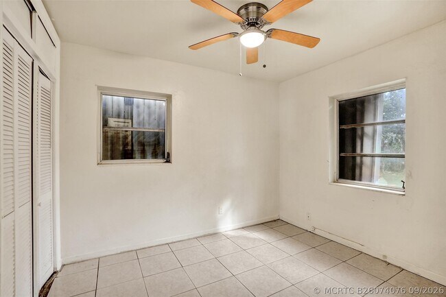 Building Photo - 1318 NW 11th Pl