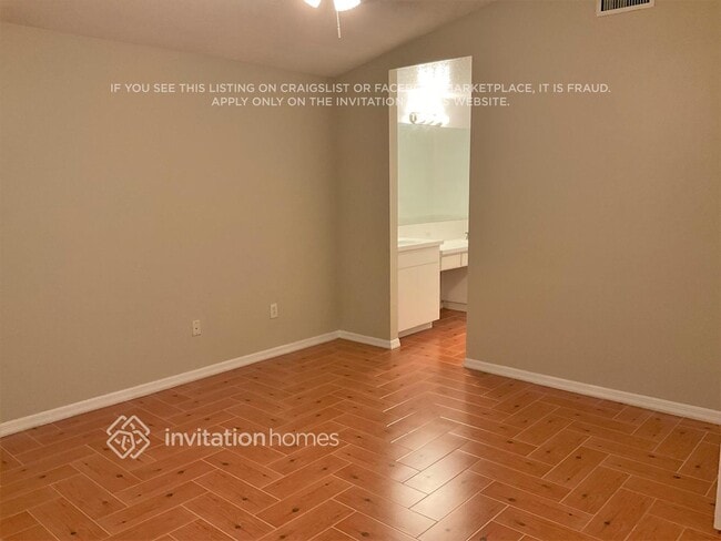 Building Photo - 14911 Rocky Ledge Dr