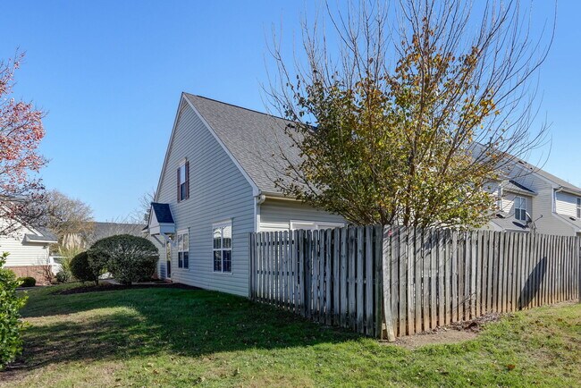 Building Photo - 35 Cambridge Oak Cir