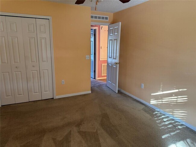 Building Photo - 712 Waxwing Ct