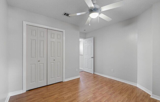 Building Photo - 1810 Hurlburt Rd