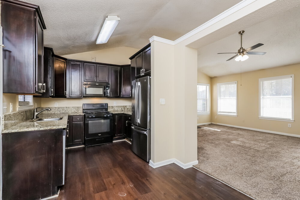 Building Photo - 153 Country Mill Ln