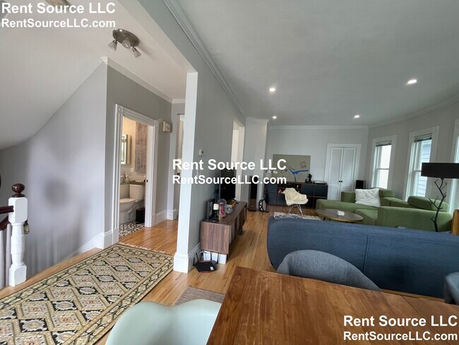 Building Photo - 12 Seven Pines Ave