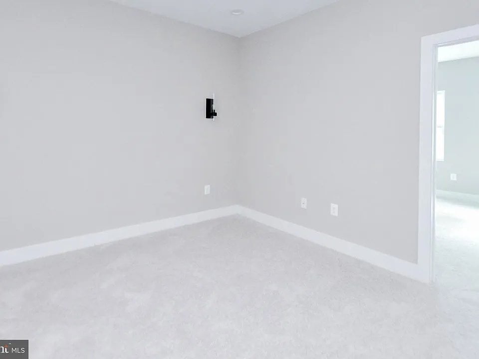 Building Photo - 1 Ayrwood Ln