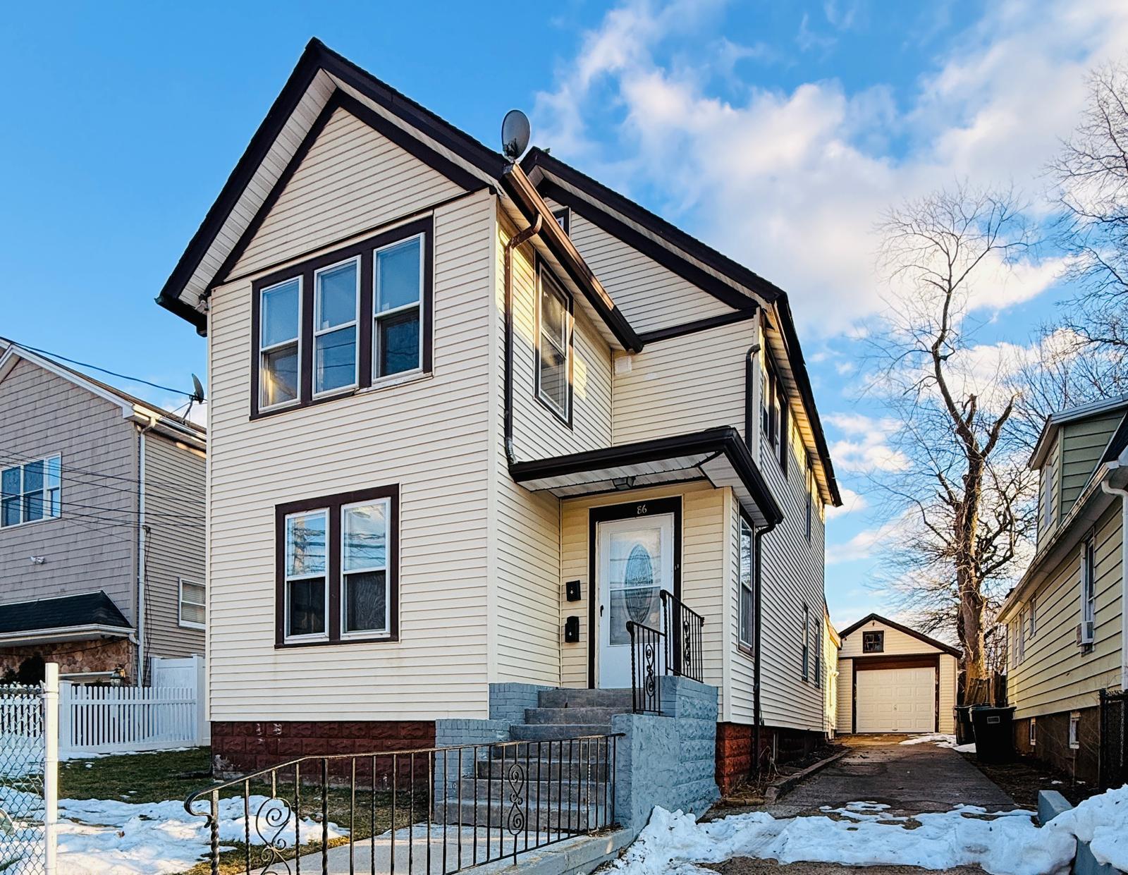 Building Photo - 86 W Main St