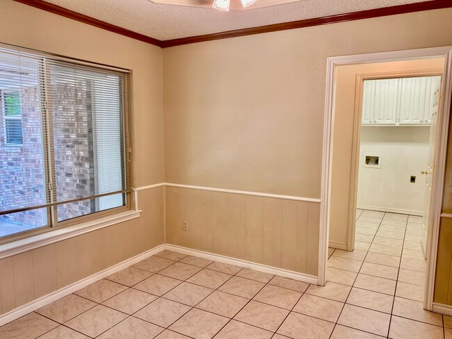 Building Photo - Lovely Home in Downtown Granbury