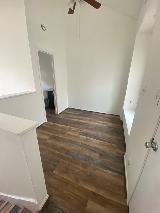 Building Photo - West Campus 1x1