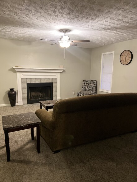 Building Photo - 4921 Ivey Ln