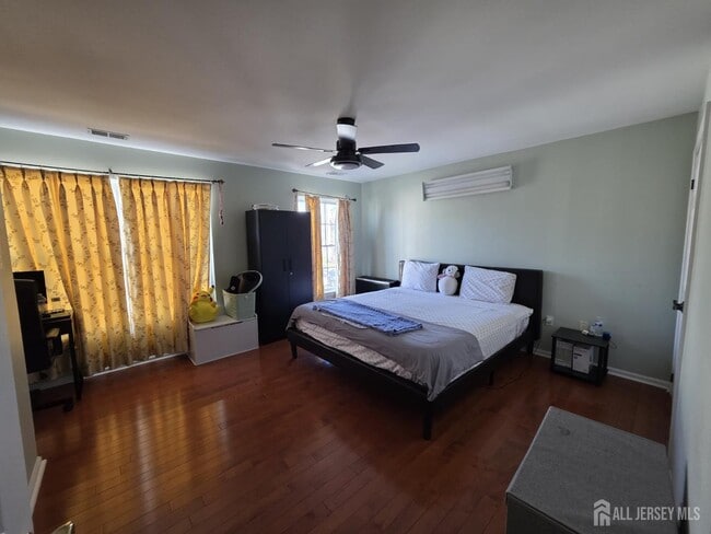 Building Photo - 78 Chariot Ct