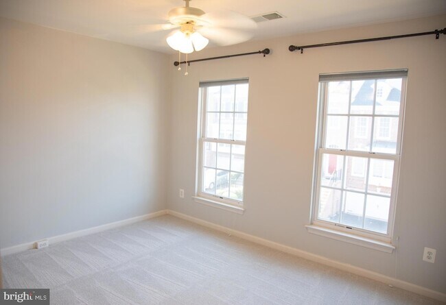 Building Photo - 3347 Wilton Crest Ct