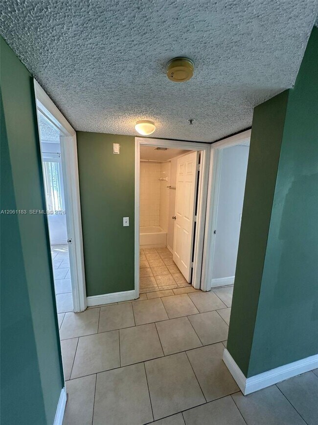 Building Photo - 5005 Wiles Rd