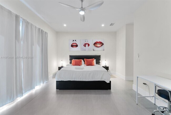 Building Photo - 3055 Carter St