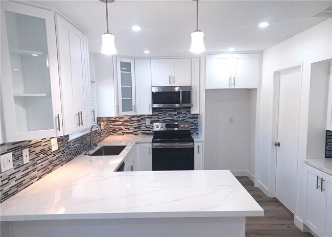 Building Photo - 11820 Gloxinia Ave