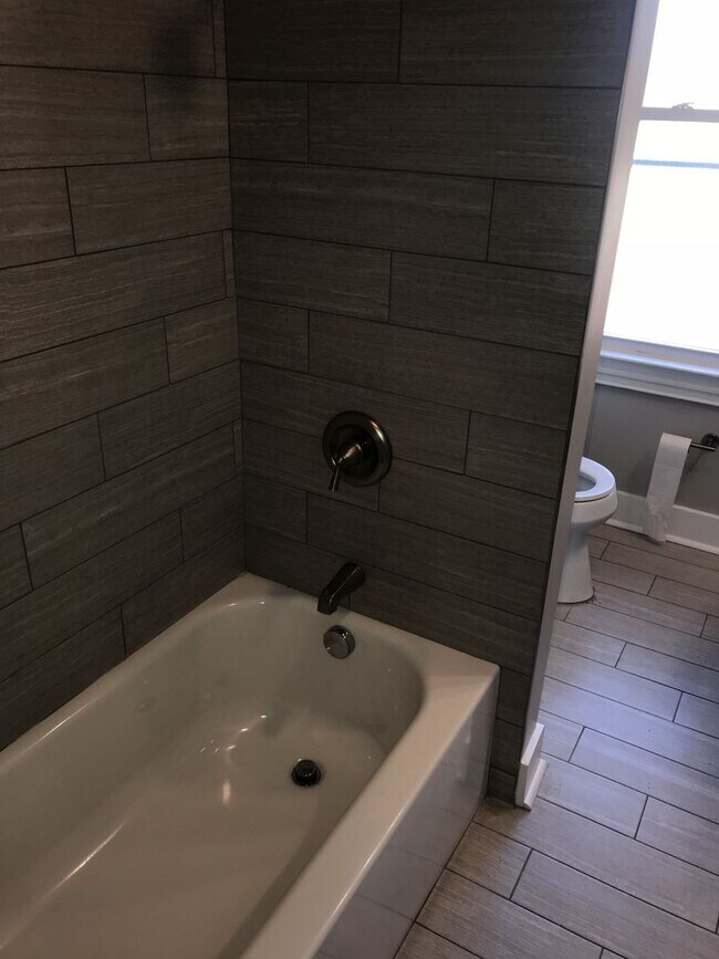 Building Photo - 3 BR, 1 Bath Townhouse - Lawrenceville - TOTALLY UPDATED!