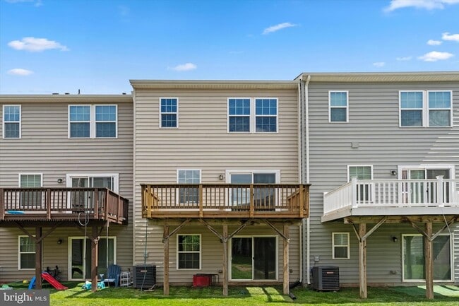 Building Photo - 6190 Willow Pl