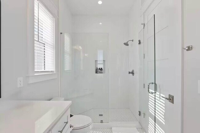 Building Photo - 107 Benicia Pl