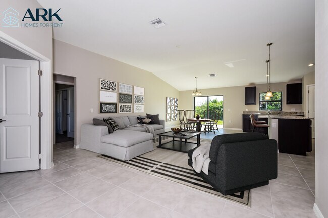 Building Photo - 4916 2nd St W, Lehigh Acres, FL